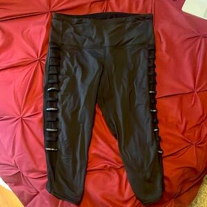 Lululemon 3/4 to 2/3 length yoga pants